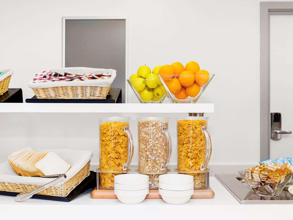 Ibis Budget Brugge Centrum Station Hotel