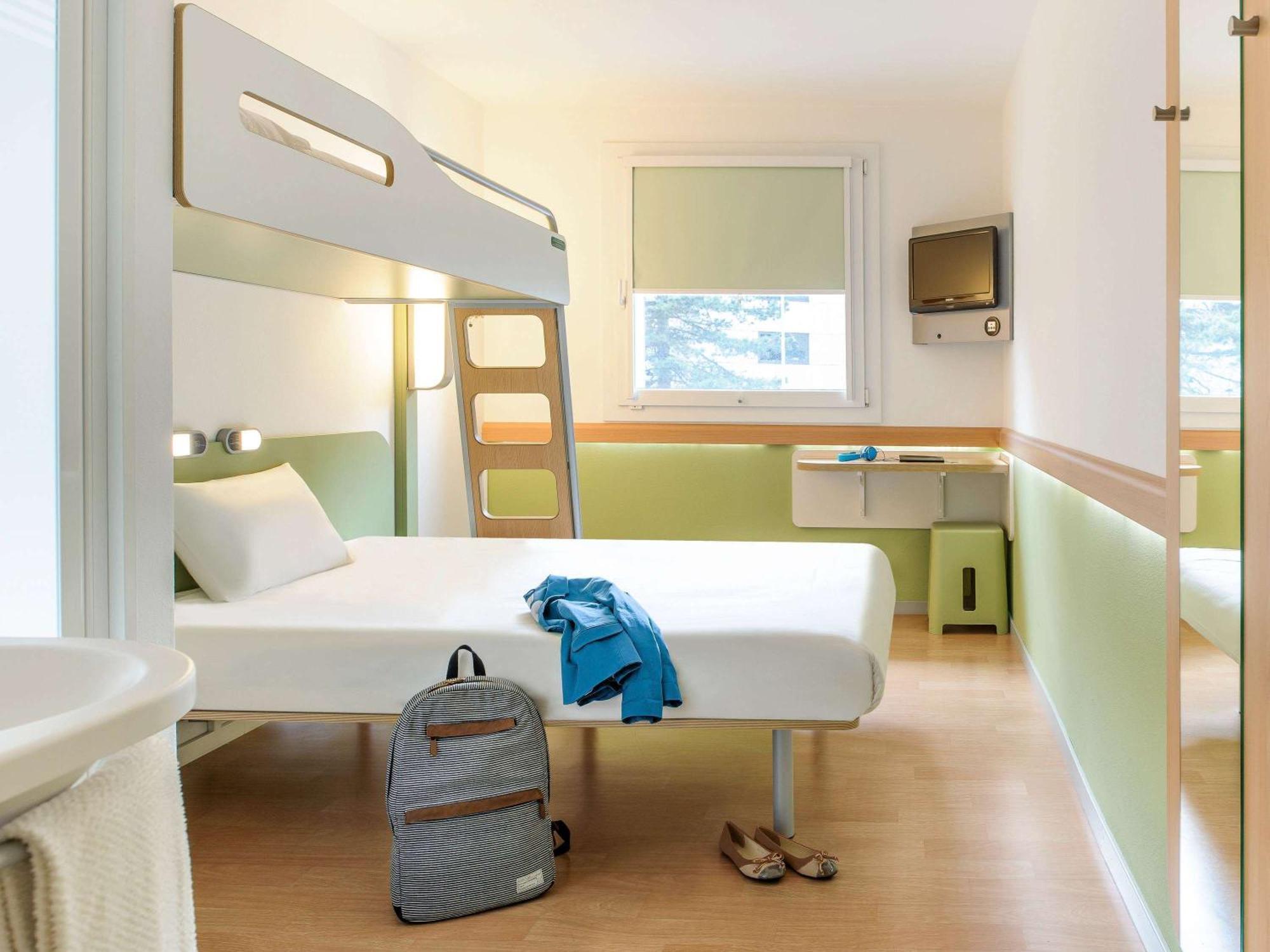 Ibis Budget Brugge Centrum Station Hotel *