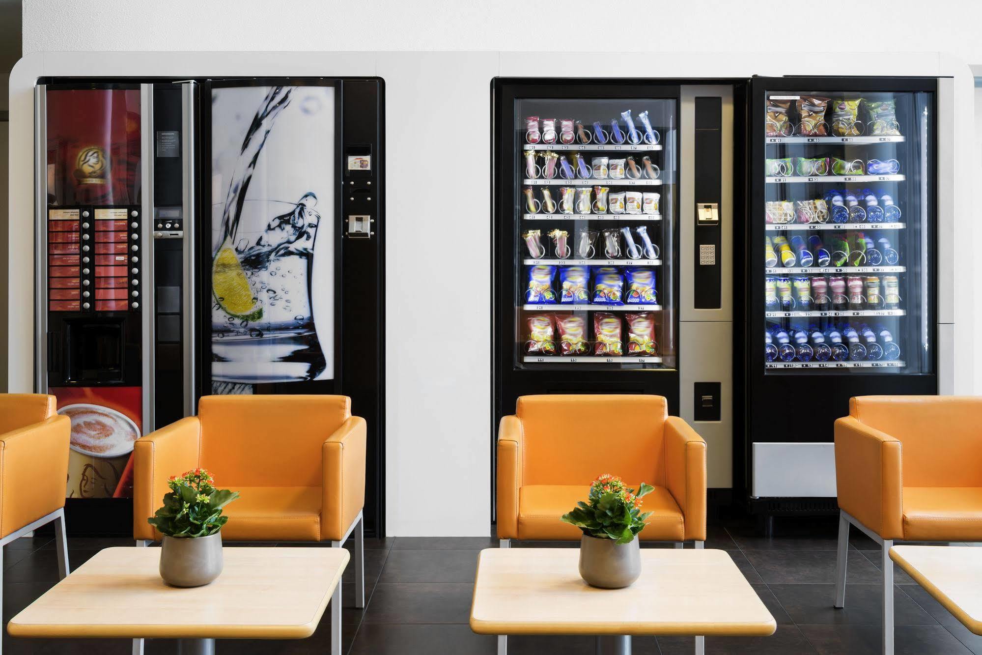 Ibis Budget Brugge Centrum Station Hotel *